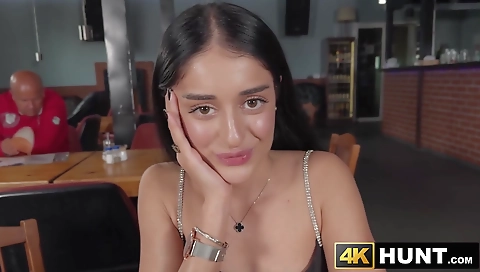 Sexy cutie loves to fuck with her boyfriend