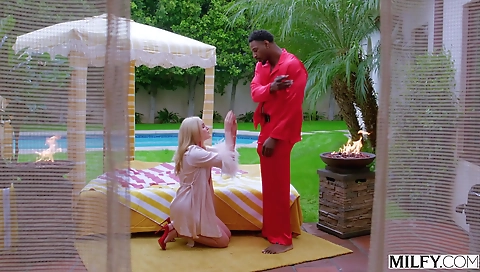 Married accommodate andia