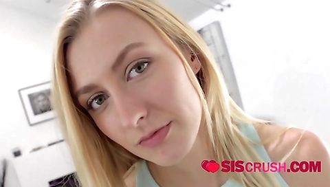 She got her pussy banged in the kitchen