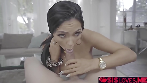 Sexy young girl's pussy gets pounded