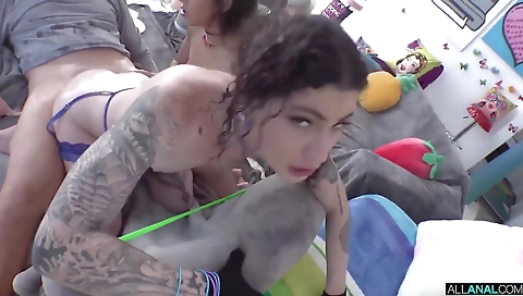 Masive tit blond with a sexy body