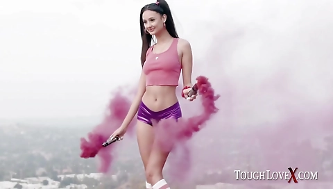 She's alot yo trafficer relentl- hear